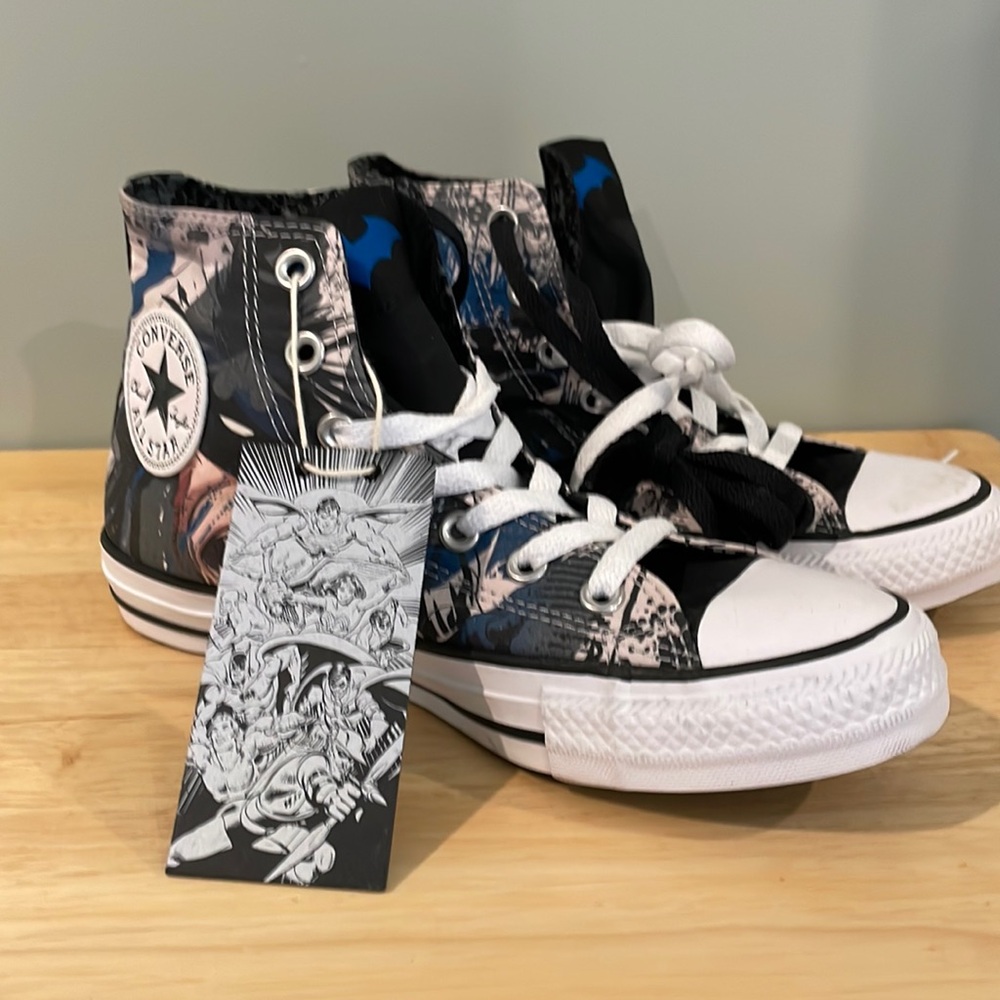 Batman Converse All Stars “Chucks” size 5M/7W